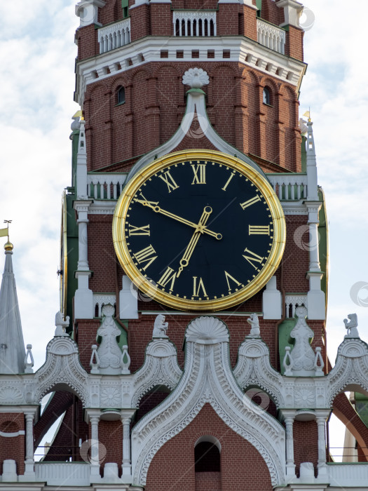 Скачать Спасская башня Московского Кремля на Красной площади в Москве, Россия фотосток Ozero