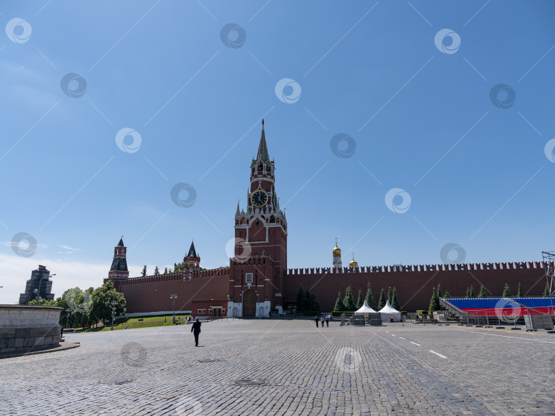 Скачать МОСКВА - 27 августа Спасская башня Московского Кремля на Красной площади в Москве, Россия фотосток Ozero