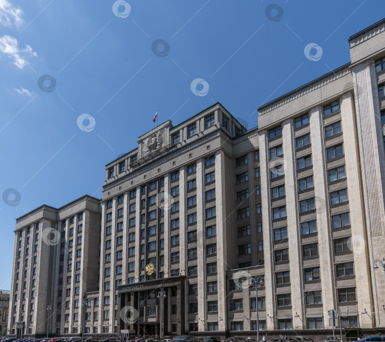 Скачать МОСКВА - 15 июня 2024 года: Фасад Государственной Думы, здания Парламента Российской Федерации, достопримечательность в центре Москвы фотосток Ozero