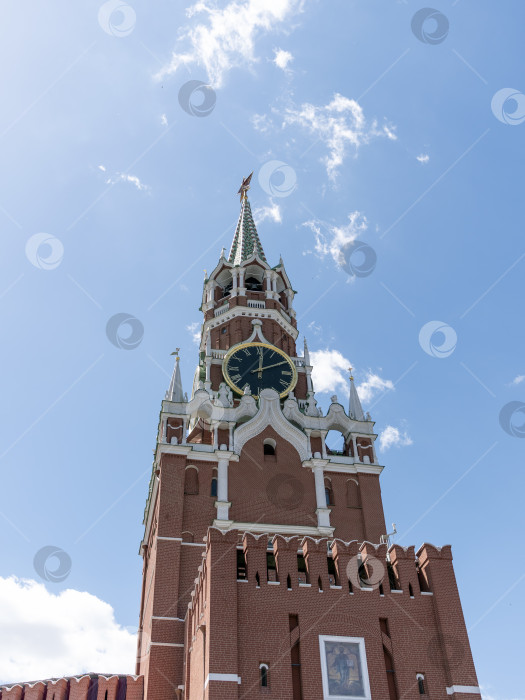 Скачать МОСКВА - 27 августа Спасская башня Московского Кремля на Красной площади в Москве, Россия фотосток Ozero