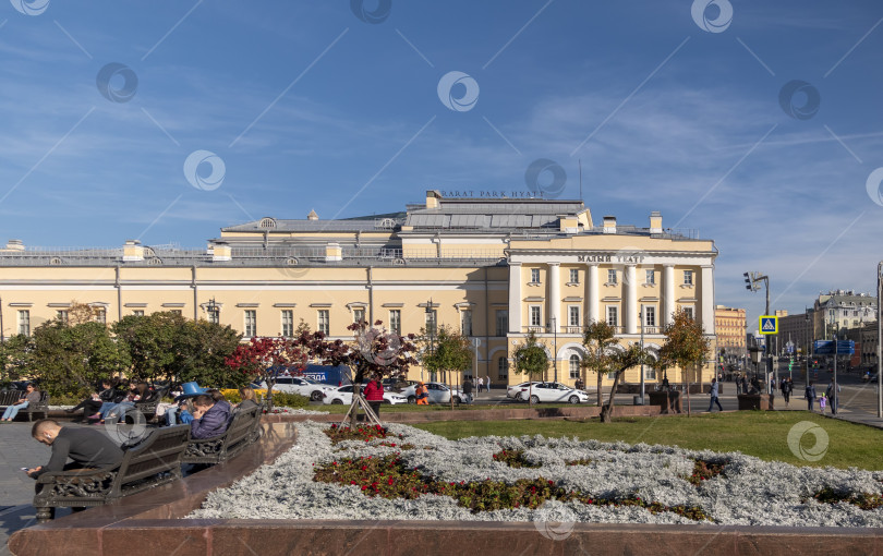 Скачать МОСКВА - 29 августа Малый театр в Москве, Россия 29 августа 2021 года в Москве, Россия фотосток Ozero