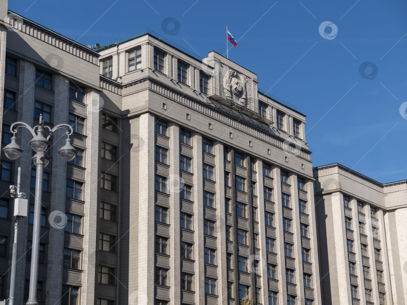 Скачать МОСКВА - 15 июня 2024 года: Фасад Государственной Думы, здания Парламента Российской Федерации, достопримечательность в центре Москвы фотосток Ozero
