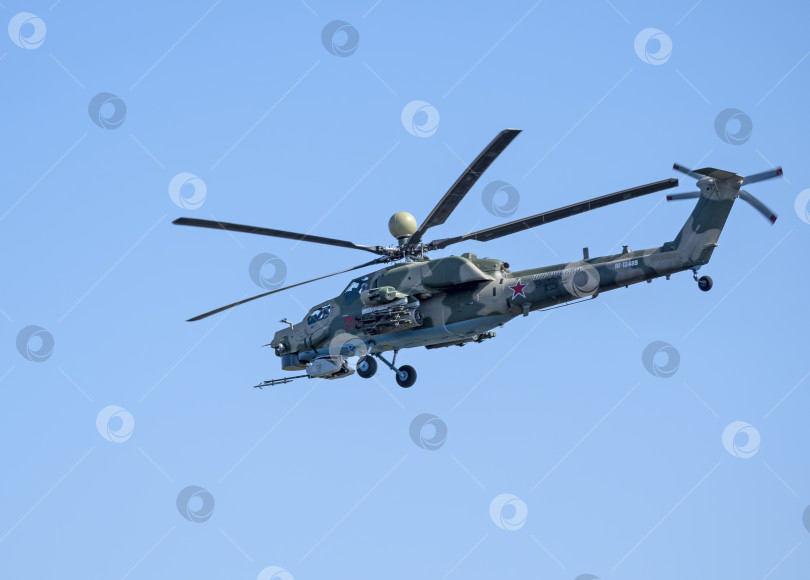 Скачать Демонстрация боевого вертолета Ми-28 ВВС России на авиасалоне МАКС-2021, Россия фотосток Ozero