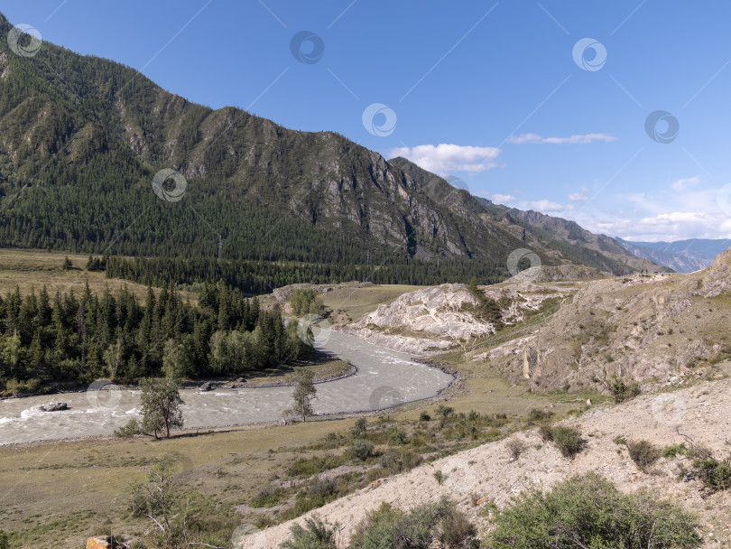 Скачать Волны, брызги и пена, река Катунь в Горном Алтае. Сибирь, Россия фотосток Ozero