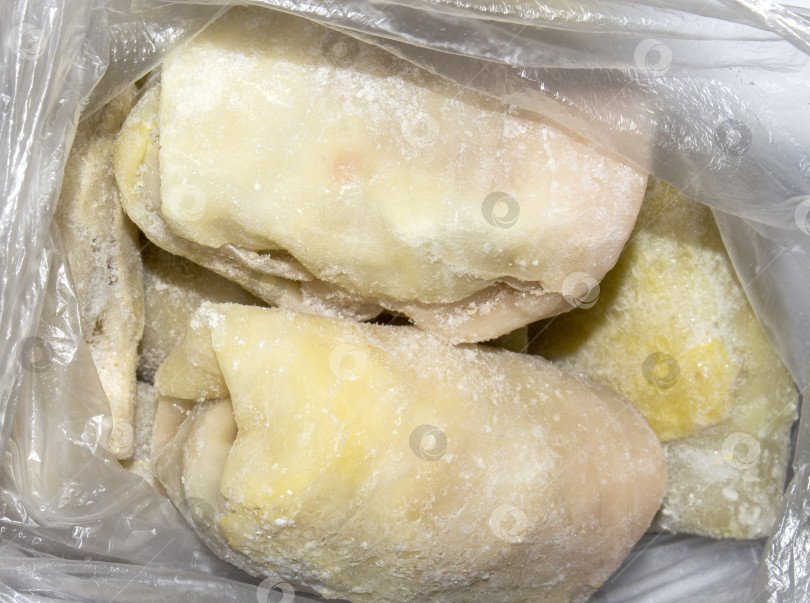 Скачать Голубцы - это замороженный полуфабрикат.Голубцы с мясным фаршем и рисом.Капустный лист с мясным фаршем. фотосток Ozero