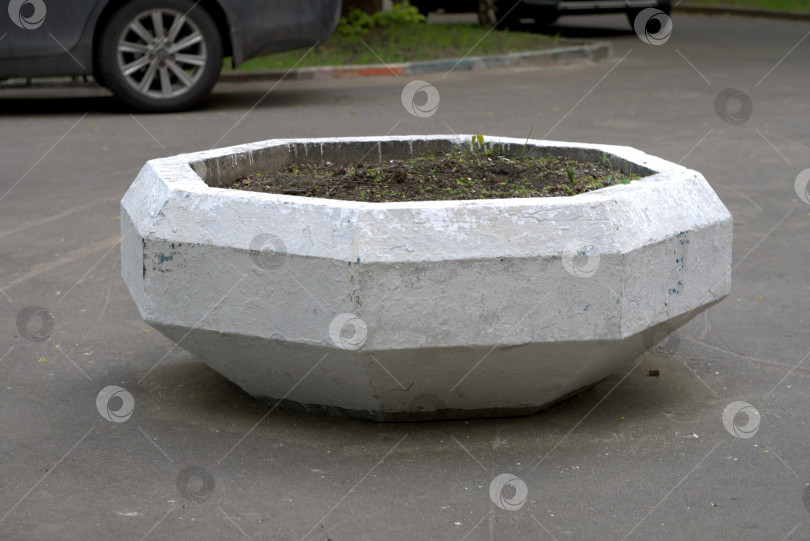 Скачать бетонная клумба фотосток Ozero