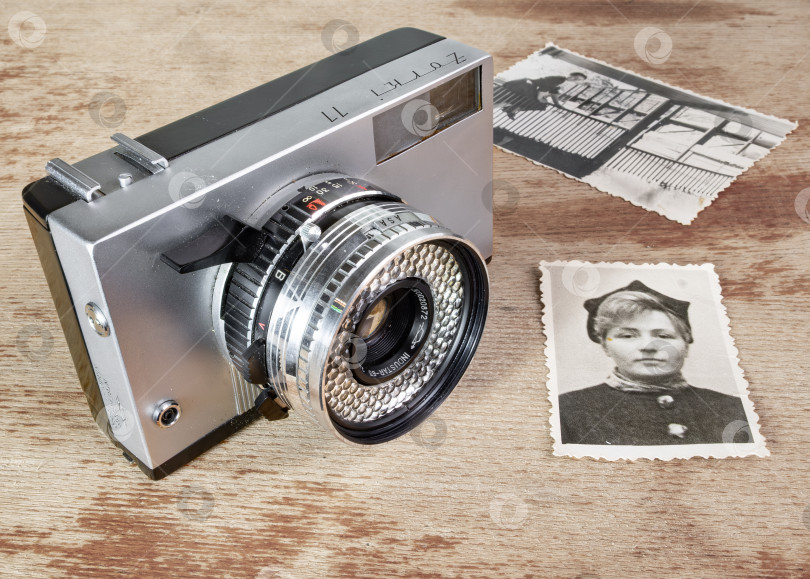 Скачать Советский фотоаппарат Зоркий 11 с объективом Индустар 63 2,8/45 без чехла. Со старыми фото фотосток Ozero