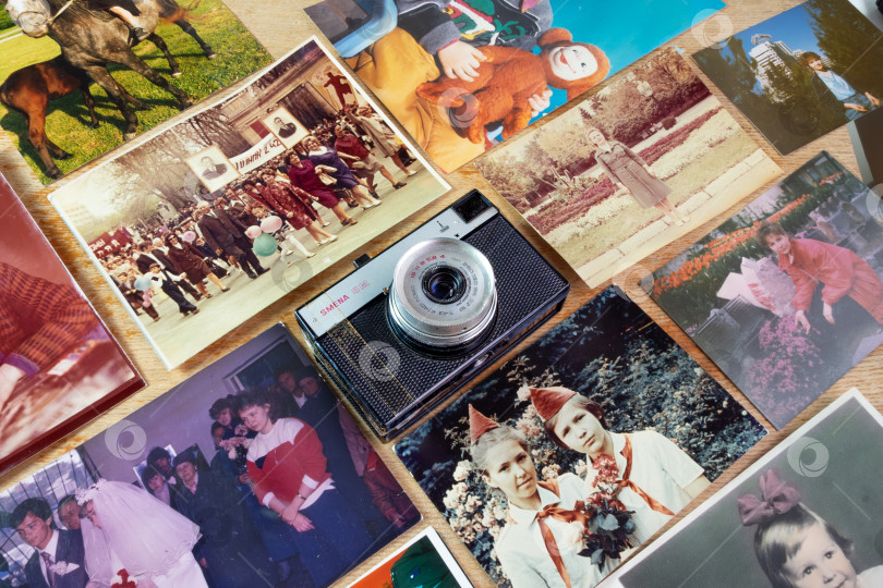 Скачать Старые советские фотографии и плёночный фотоаппарат Смена 8М фотосток Ozero