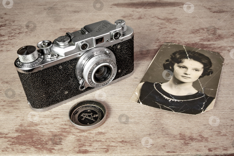Скачать Советский фотоаппарат с оптическим дисплеем 22 1:3,5 f 50 мм фотосток Ozero