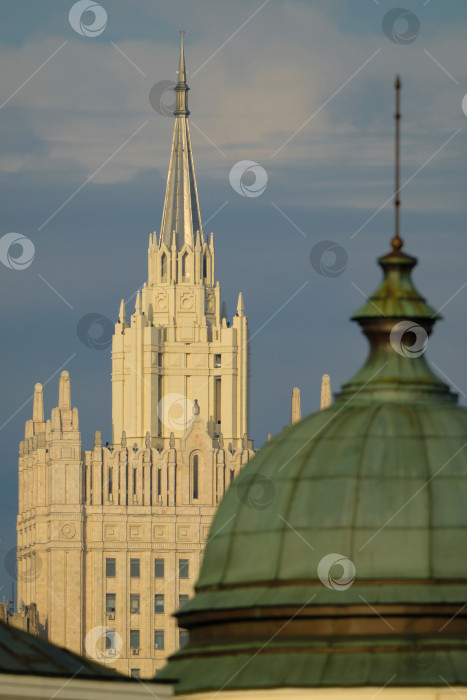 Скачать Москва. Шпиль здания МИД. фотосток Ozero