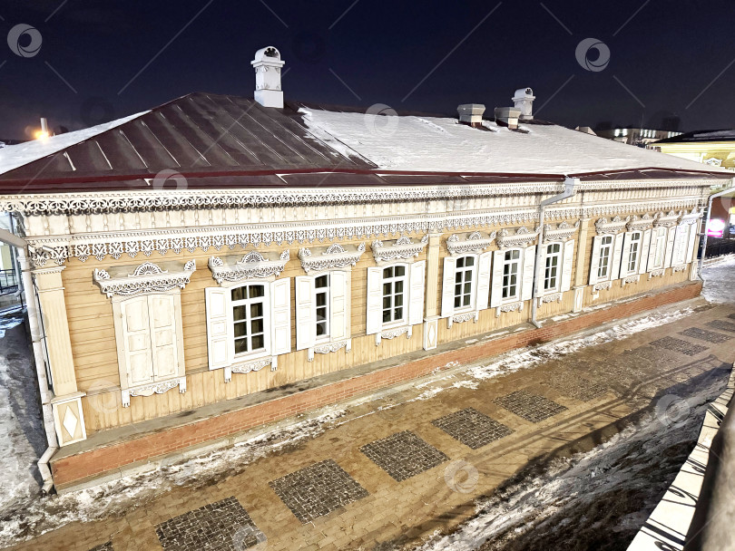 Скачать Историческая деревянная архитектура в ночном Иркутске фотосток Ozero