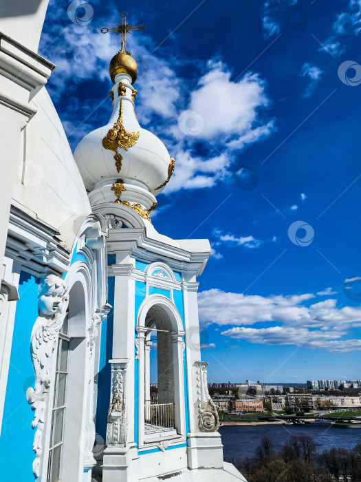 Скачать Смольный собор в Санкт-Петербурге фотосток Ozero