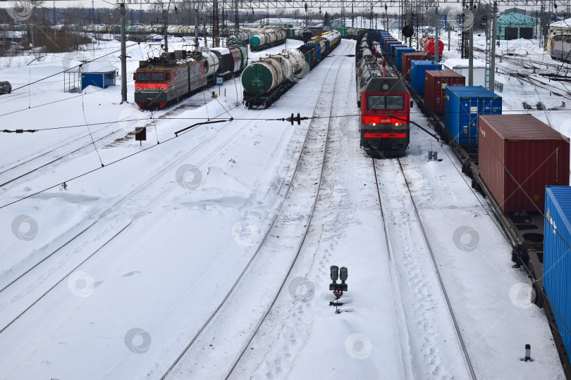 Скачать Вид на железнодорожный транспорт зимой (Кемеровская область - Кузбасс) фотосток Ozero