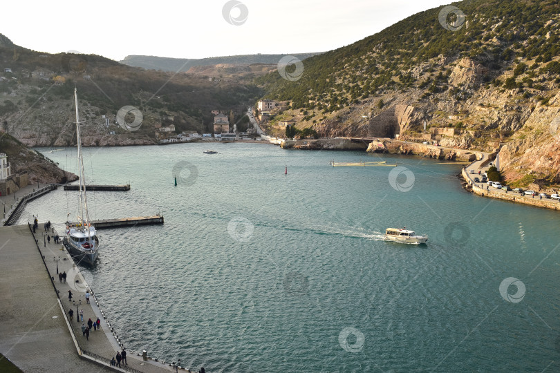 Скачать Вид на Балаклавскую бухту, Крым фотосток Ozero