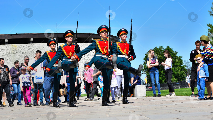 Скачать Смена караула фотосток Ozero