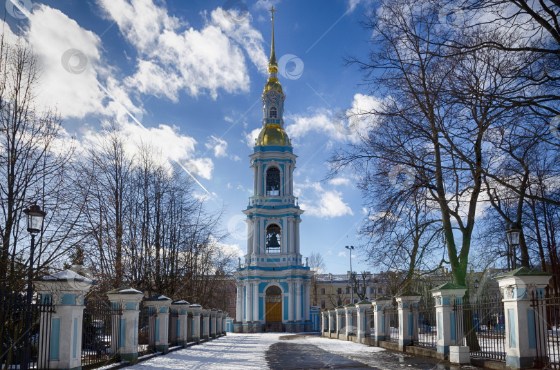 Скачать Колокольня Свято-Никольского собора фотосток Ozero