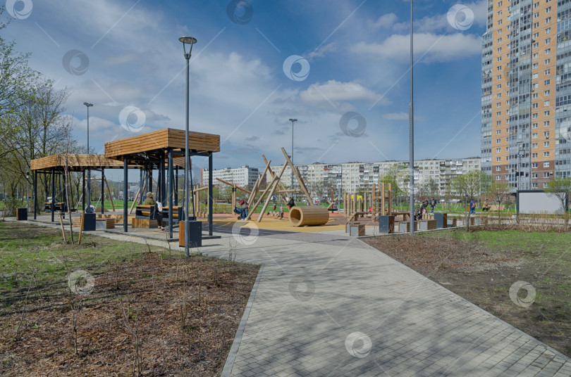 Скачать Детская площадка в новом парке Дружбы, фотосток Ozero