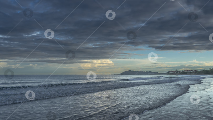 Скачать Прекрасный утренний морской пейзаж. фотосток Ozero