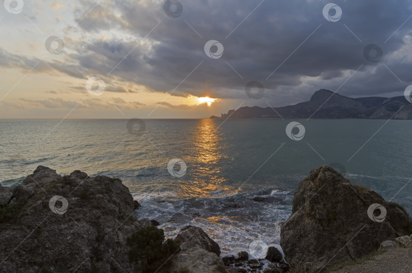 Скачать Закат над Черным морем. фотосток Ozero