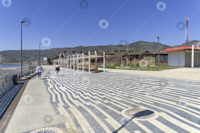 Скачать Новая набережная в курортном поселке. Крым. фотосток Ozero