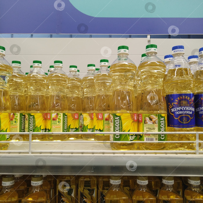 Скачать Отдел подсолнечного масла в магазине "Smart". фотосток Ozero