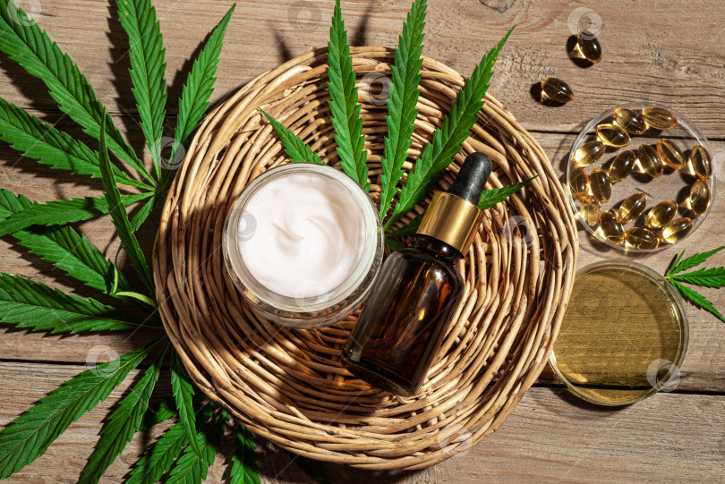 Скачать Конопля листья каннабиса и нефтепродукты cbd фотосток Ozero