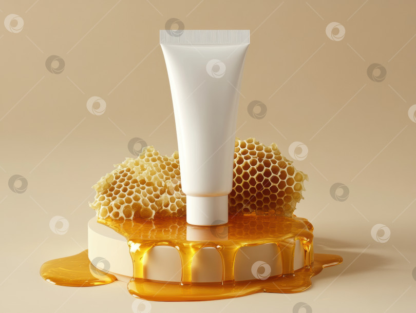 Скачать Минималистичный белый косметический тюбик в форме пчелиных сот с капелькой меда для презентации органического ухода за кожей фотосток Ozero