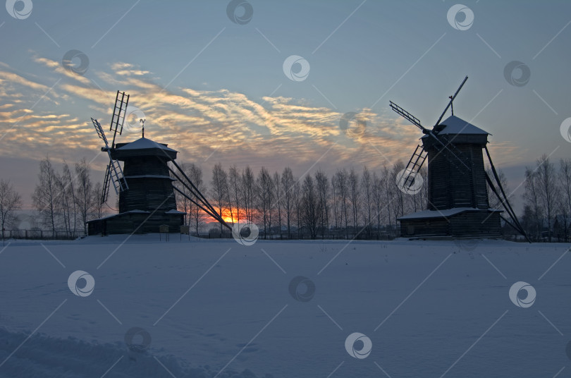 Скачать Прекрасный зимний закат фотосток Ozero