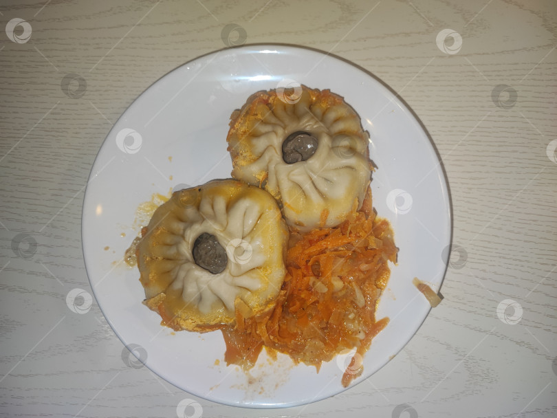 Скачать Позы с тушенной морковью и луком фотосток Ozero