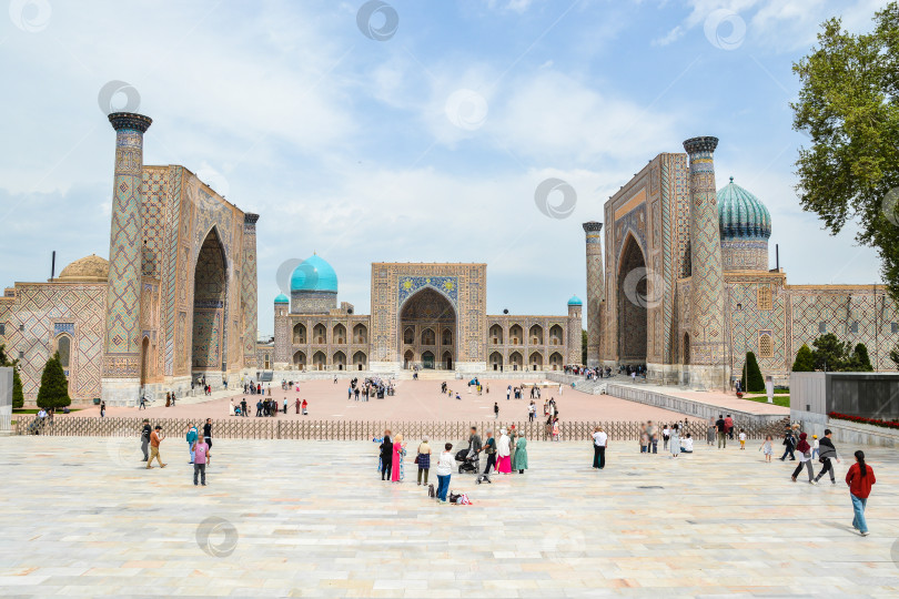 Скачать Площадь Регистан в Самарканде. фотосток Ozero