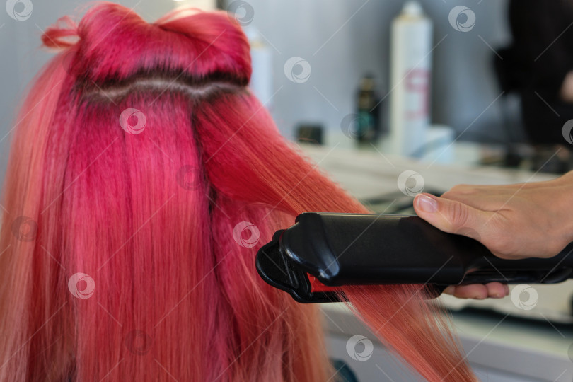 Скачать Модный насыщенный цвет волос фотосток Ozero