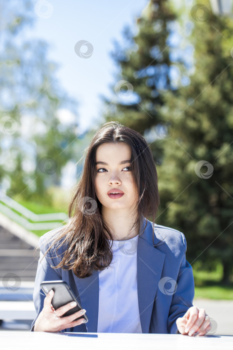 Скачать Крупным планом красивая азиатская брюнетка-казашка фотосток Ozero