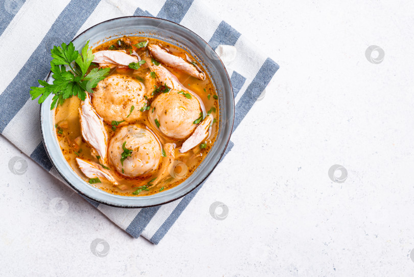 Скачать Шарики из мацы и куриный суп фотосток Ozero