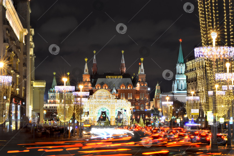 Скачать Московский Кремль ночью в канун Нового года фотосток Ozero