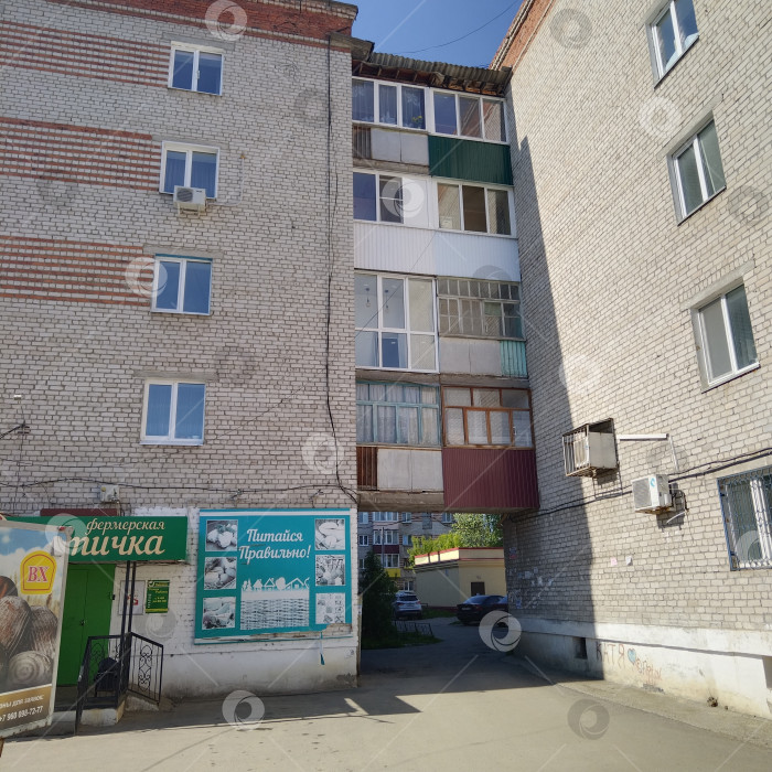 Скачать 2 многоквартирных дома в одном. фотосток Ozero