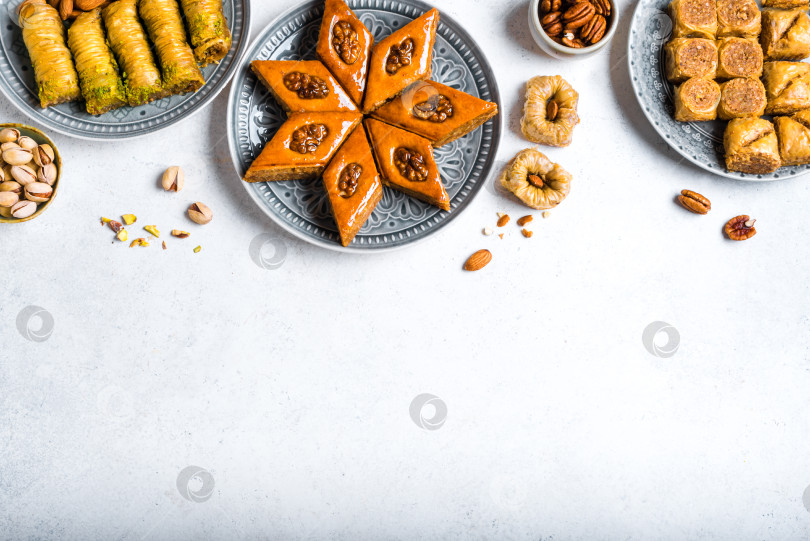 Скачать Пахлава с медом и орехами фотосток Ozero