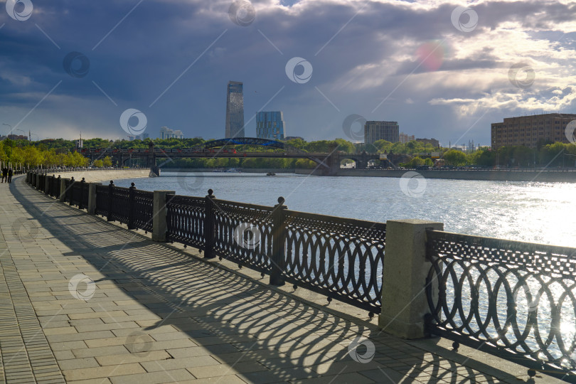 Скачать Москва. Новодевичья набережная. фотосток Ozero