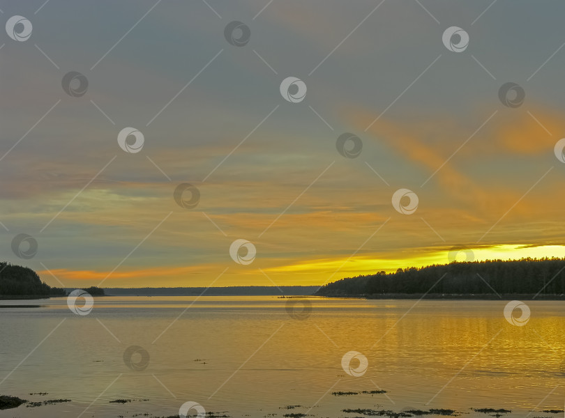 Скачать Закат на побережье Белого моря. фотосток Ozero