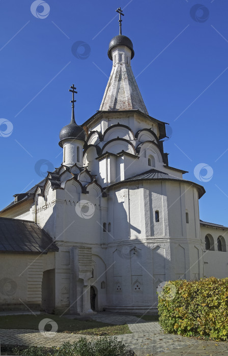 Скачать Церковь в православном монастыре. фотосток Ozero