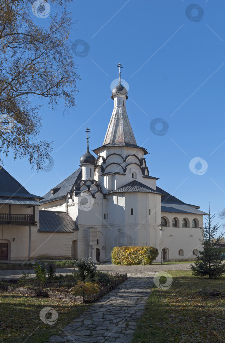 Скачать Церковь в православном монастыре. фотосток Ozero