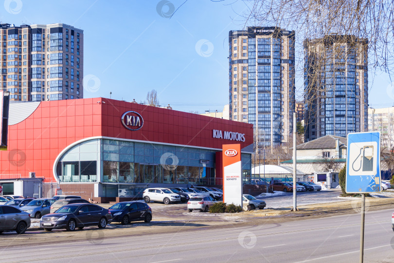 Скачать Городской пейзаж. Автосалон. Воронеж фотосток Ozero