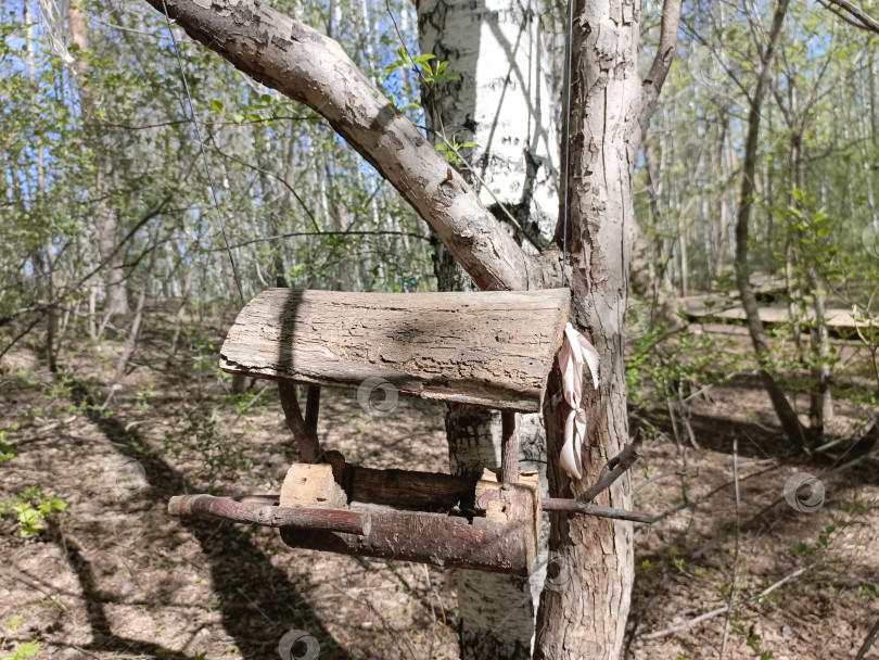 Скачать Старая кормушка для птиц фотосток Ozero