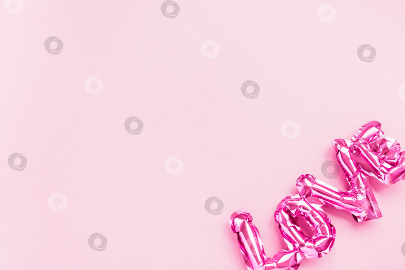 Скачать Концепция любви. Надувной розовый воздушный шар с буквами фотосток Ozero
