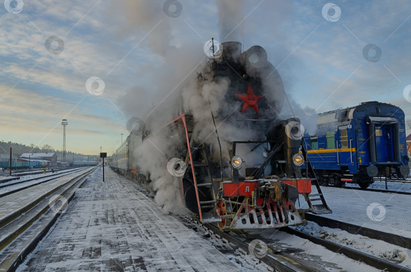 Скачать Ретро-поезд "Рускеальский экспресс" фотосток Ozero