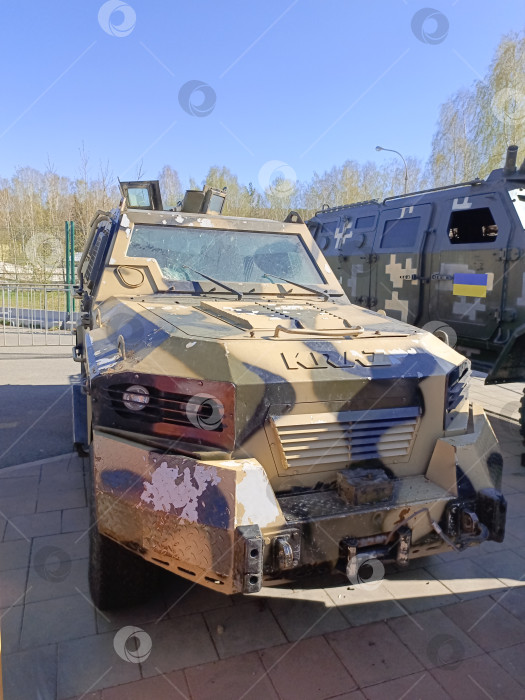 Скачать Трофейное вооружение и военная техника стран НАТО. Выставка в Екатеринбурге. фотосток Ozero