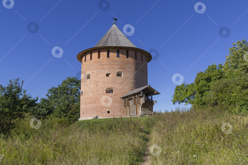 Скачать Старая крепостная башня. фотосток Ozero