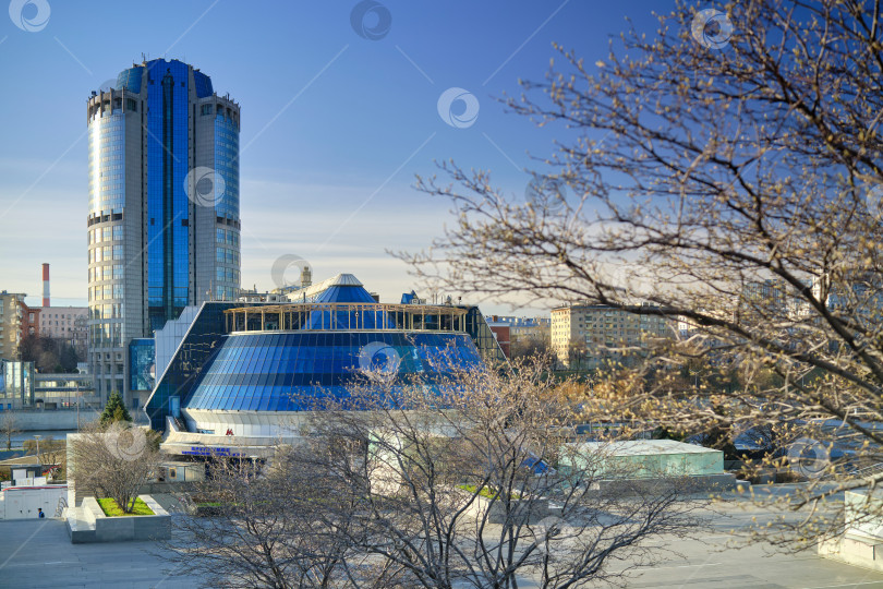 Скачать Москва. Северный вестибюль моста "Багратион" и "Башня 2000". фотосток Ozero