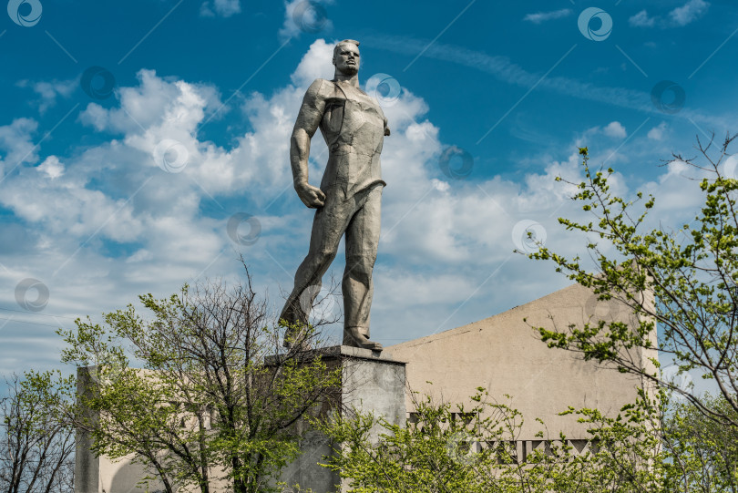 Скачать Памятник строителям коммунизма фотосток Ozero