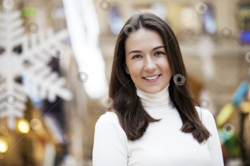 Скачать Молодая красивая женщина фотосток Ozero