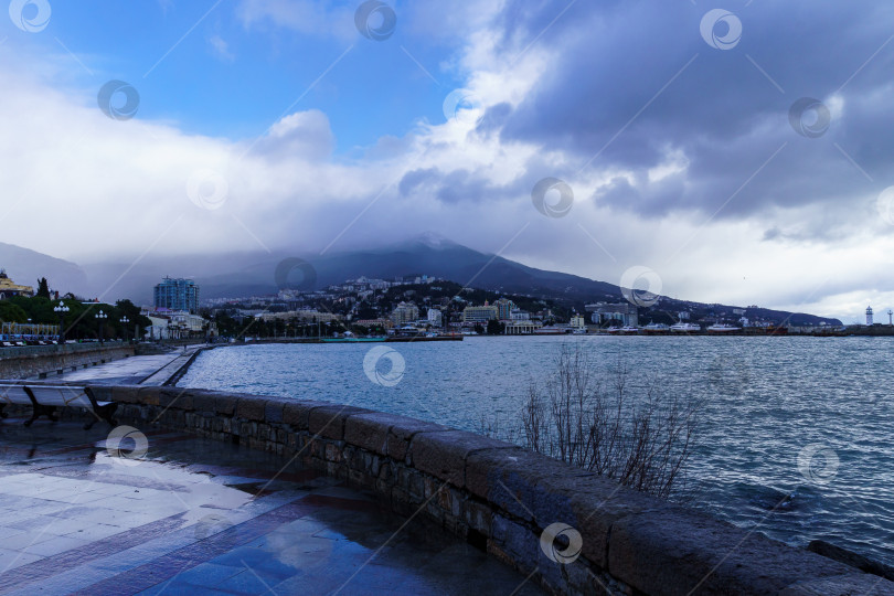 Скачать Морской пейзаж. Ялта. Крым фотосток Ozero